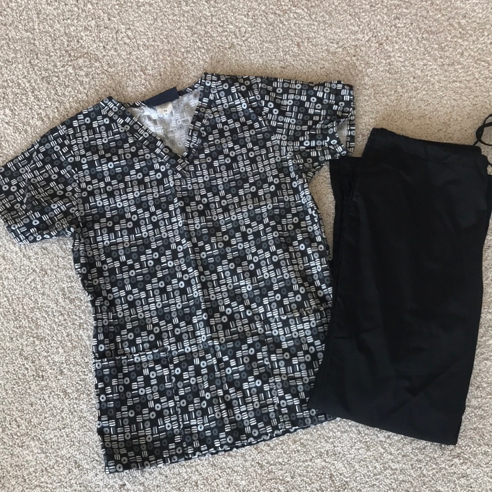 Scrub set